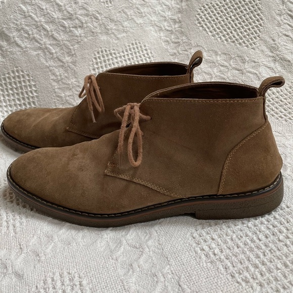 GBX mens shoe size 10D, i would call the color taupe, smoke free home - Picture 4 of 5